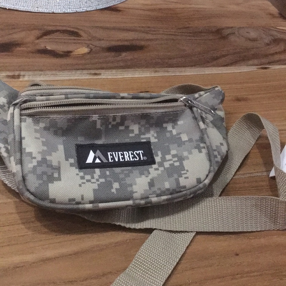 Everest Camo Fanny Pack